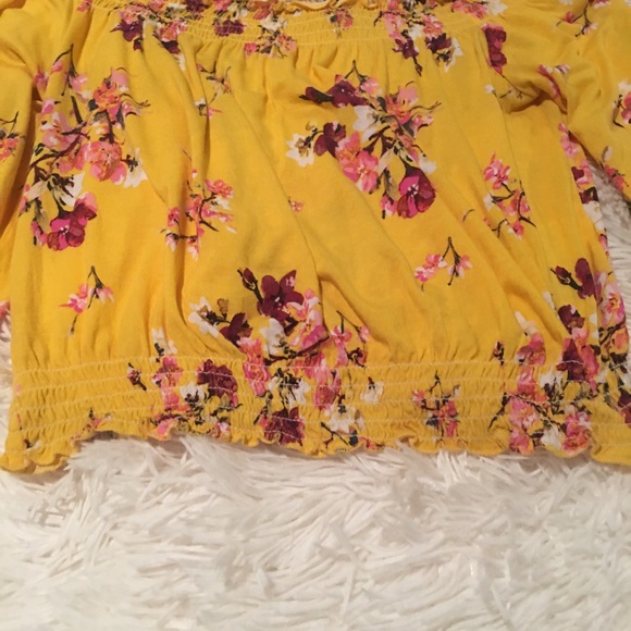 COPY - Floral yellow crop top from H&M - Picture 4 of 7